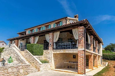 Villa mit Aussenpool