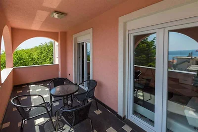 Villa mit Pool und Klimaanlage