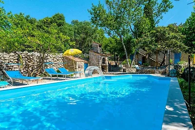 Ferienhaus Boris -kuća za odmor sa bazenom