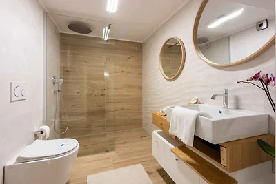 Ferienwohnung mit Terrasse und Whirlpool