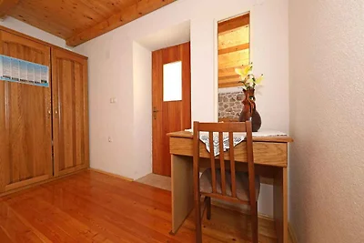 Ferienhaus mit Garten und Klimaanlage