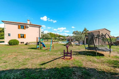 Villa mit Pool und Klimaanlage