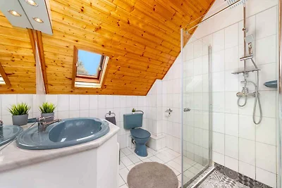Ferienhaus mit Aussenpool und Klimaanlage