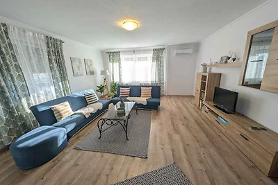 Ferienwohnung mit Klimaanlage, WLAN und Ausbl