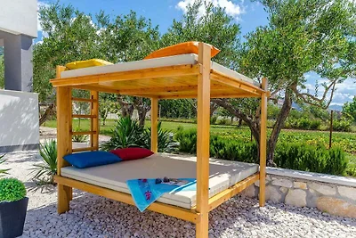 Ferienwohnung mit Pool und Klimaanlage