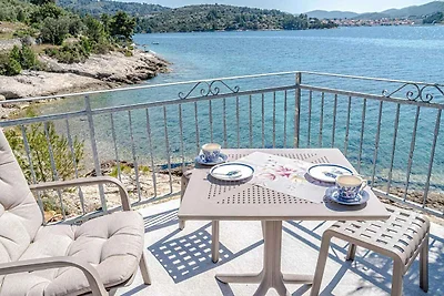 Ferienhaus mit Terrasse und Meerblick