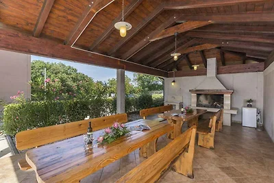 Villa mit Klimaanlage und Pool