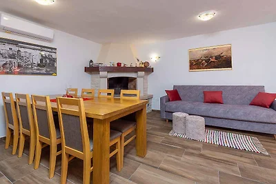 Ferienhaus mit Privatpool und Klimaanlage