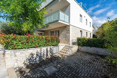 Ferienwohnung mit Terrasse und Garten