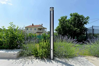 Villa mit Pool und Klimaanlage