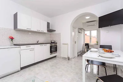 Ferienwohnung mit Balkon und Klimaanlage