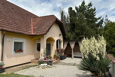 Ferienwohnung mit Aussenpool und Balkon