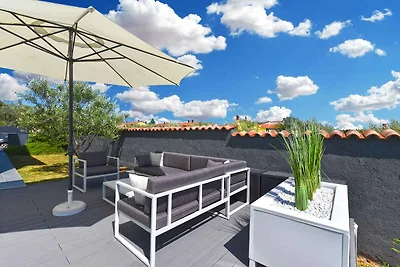 Ferienhaus mit Aussenpool und Klimaanlage
