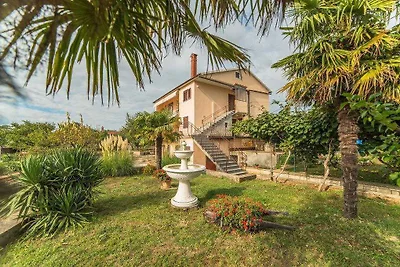 Ferienwohnung mit Terrasse und Whirlpool im