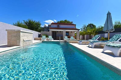 Villa mit Pool