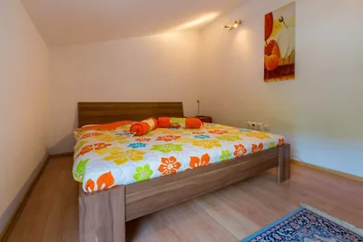 Ferienwohnung mit Pool und Meerblick