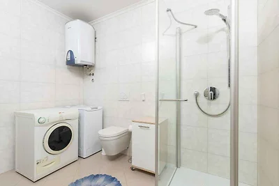 Modern eingerichtetes Apartment für vier Pers