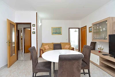 Ferienwohnung mit Balkon und Grillmöglichkeit