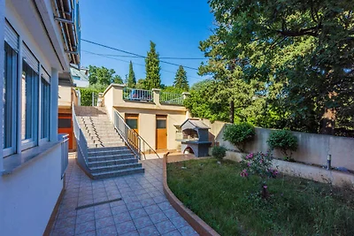 Ferienwohnung mit Balkon und Grillmöglichkeit