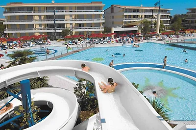 Hotelapartment mit Klimaanlage und Balkon