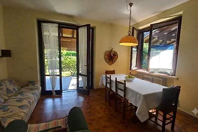 Ferienwohnung mit Pool und Garten