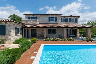 Villa mit Klimaanlage und Pool