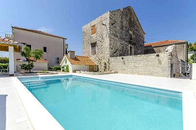 Ferienhaus mit Aussenpool, 50 m vom Meer