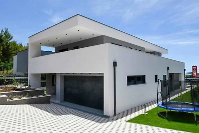 Villa mit Klimaanlage und Pool