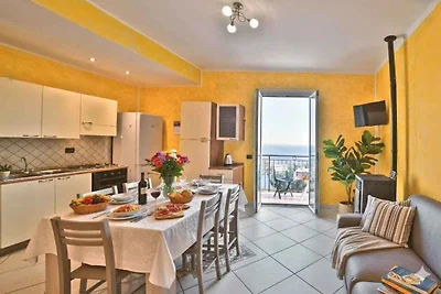 Ferienwohnung mit Klimaanlage und Balkon mit
