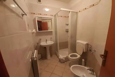 Studio mit Klimaanlage und Balkon