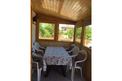 Ferienhaus mit Aussenpool und Garten
