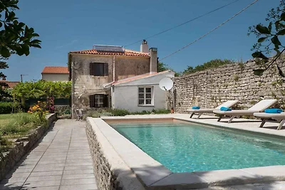 Villa mit Klimaanlage und Pool