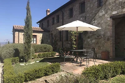 Ferienwohnung mit Schwimmbad und Patio