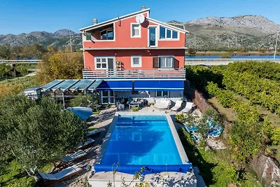 Charmantes Ferienhaus in ruhiger Lage bei Opu