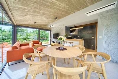 Villa mit Klimaanlage und Pool