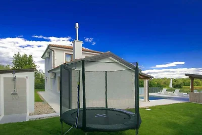 Villa mit Klimaanlage und Pool