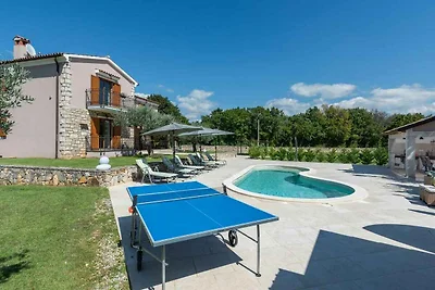 Villa mit Klimaanlage und Pool
