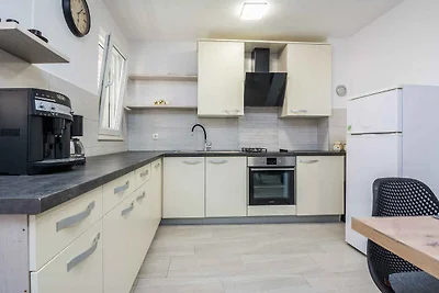 Geräumiges Appartement in ruhiger Lage auf de