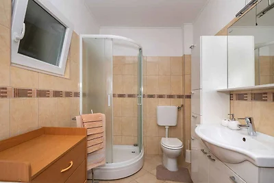Gemütliche Ferienwohnung Gloria in Jezera auf