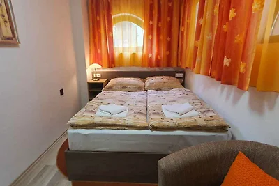 Ferienwohnung mit grossem Garten, Internet un