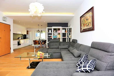 Villa mit Pool und direkt am Strand
