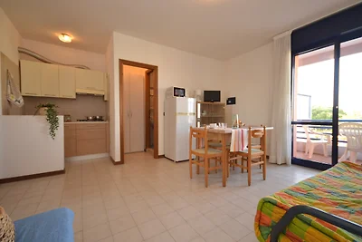 Studio mit Klimaanlage und Balkon