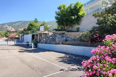Villa mit Swimmingpool und Meerblick