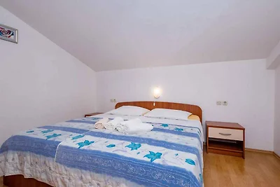 Ferienwohnung mit Pool und Meerblick
