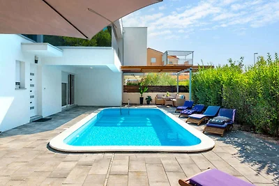 Ferienhaus mit Klimaanlage und Aussenpool