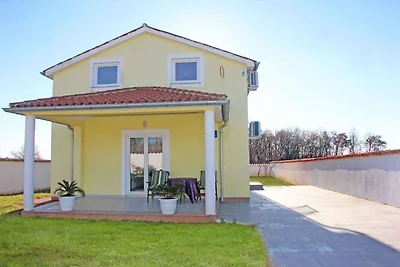 Ferienhaus mit Pool und Fitness