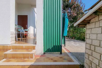 Ferienwohnung mit schönem Balkon mit Tisch un