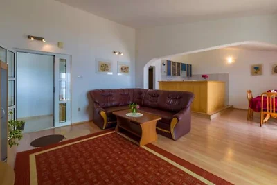 Ferienwohnung mit Pool und Meerblick