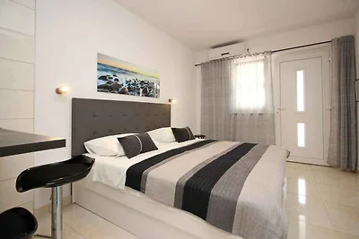 Ferienwohnung mit Terrasse und Klimaanlage