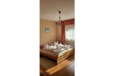 Ferienwohnung mit Gartenpavillon und Grill